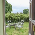 Gut Hotel